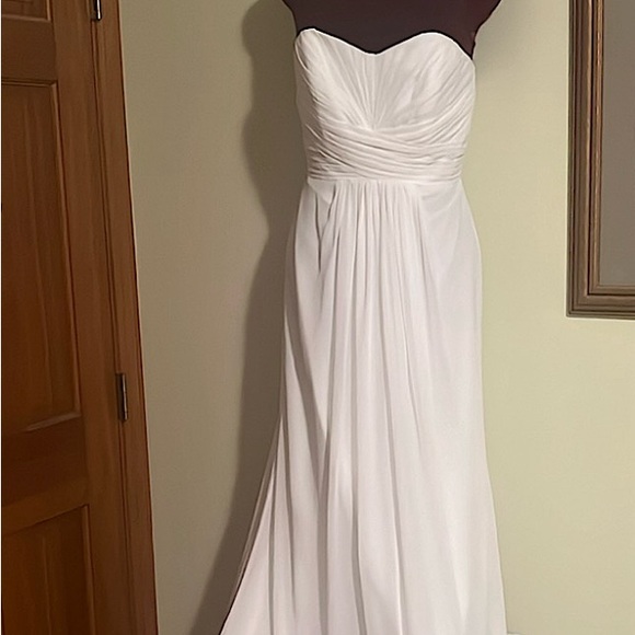 White Strapless long chiffon gown size 6 “DB Studio” “ David’s Bridal ” NWT - Picture 2 of 10